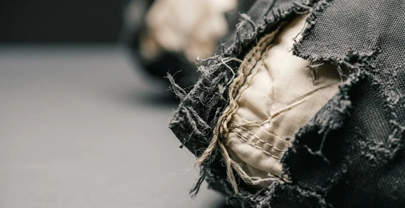 Blouson airbag de moto endommagé après déclenchement lors d'un accident